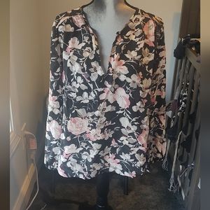 Floral blouse shades of Grey's and pinks size L by joie
